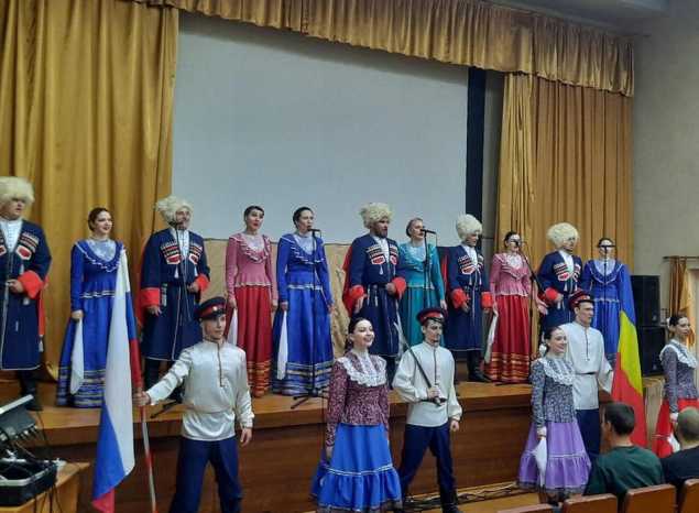 Копия Ансамбль «Казачья застава» выступил в Областном сборном пункте